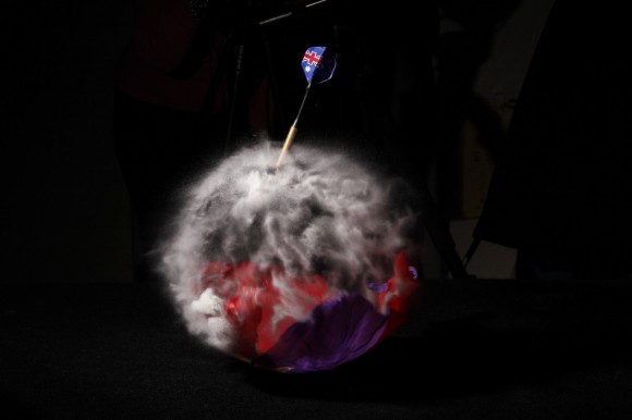 Fred Seeber - Balloon with flour